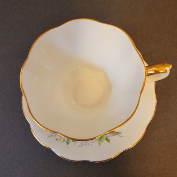 Vtg Royal Albert Friendship Hand Painted Floral Design Teacup And Saucer Set - Picture 6 of 10
